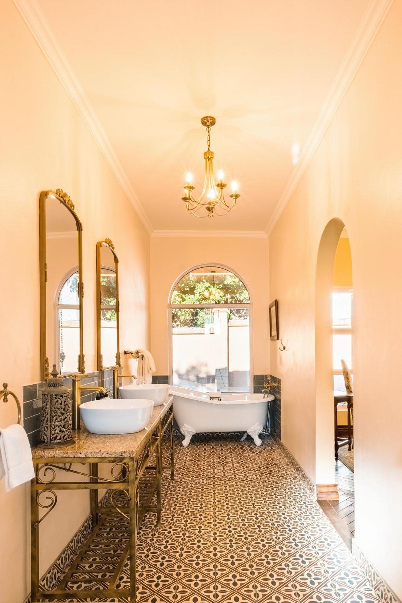 The Victorian Manor Bed & Breakfast Victoria Falls Ngoại thất bức ảnh
