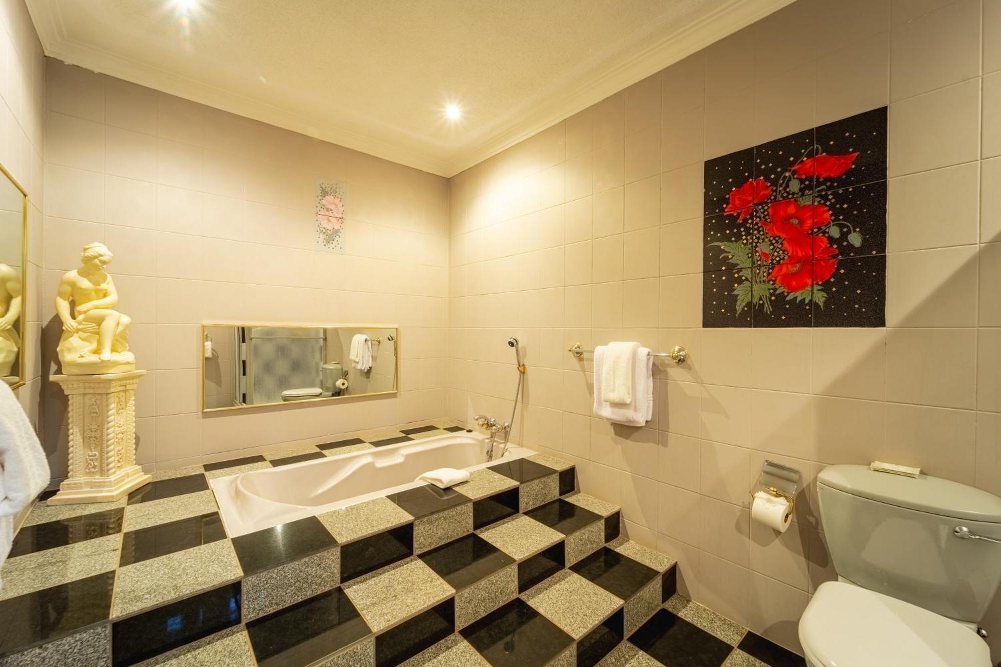 The Victorian Manor Bed & Breakfast Victoria Falls Ngoại thất bức ảnh