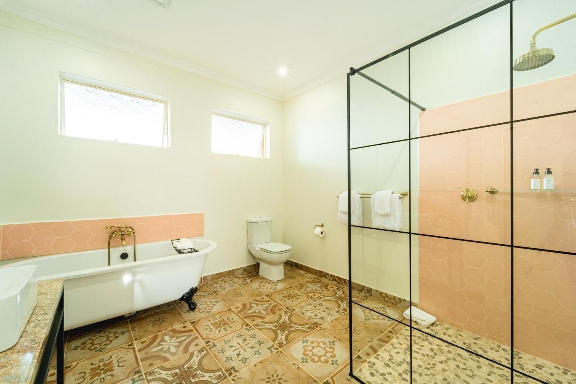 The Victorian Manor Bed & Breakfast Victoria Falls Ngoại thất bức ảnh