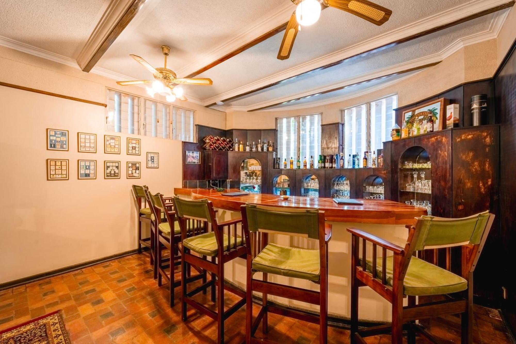 The Victorian Manor Bed & Breakfast Victoria Falls Ngoại thất bức ảnh